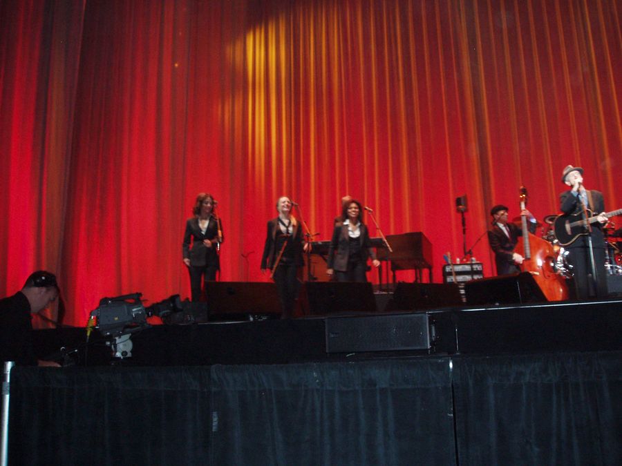 Webb Sisters and Sharon Robertson