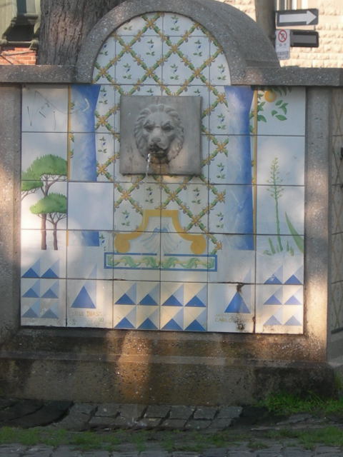 parc du portugal fountain0001.JPG