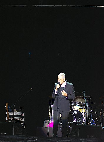 Leonard Cohen Concert 126.jpg